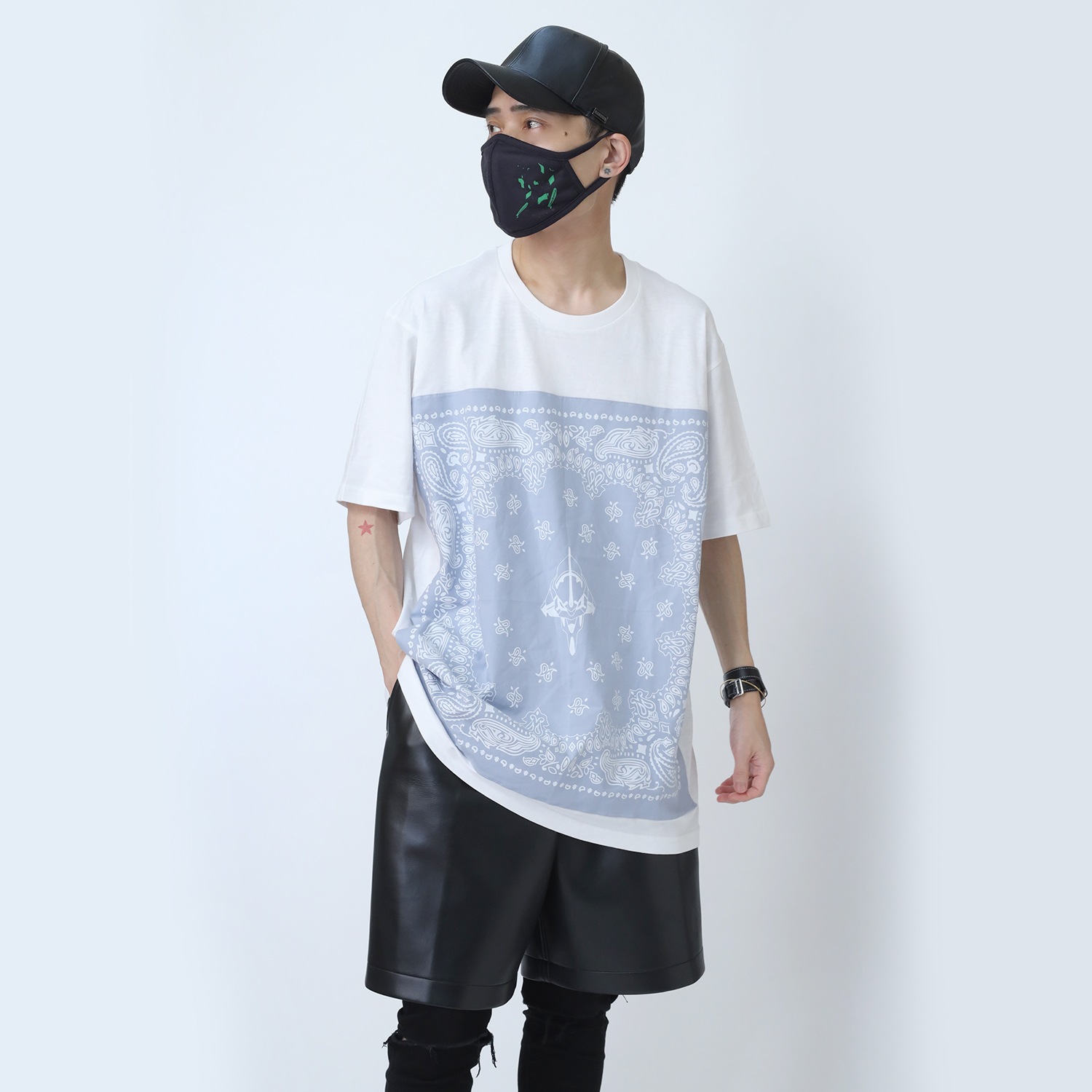 EVA-01 PAISLEYS BANDANNA T-Shirt (WHITE×BLUE)