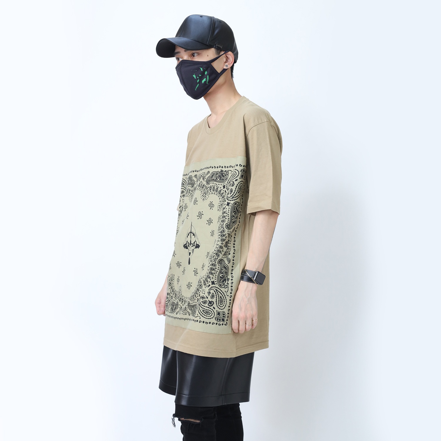 EVA-01 PAISLEYS BANDANNA T-Shirt (SAND KHAKIBEIGE)