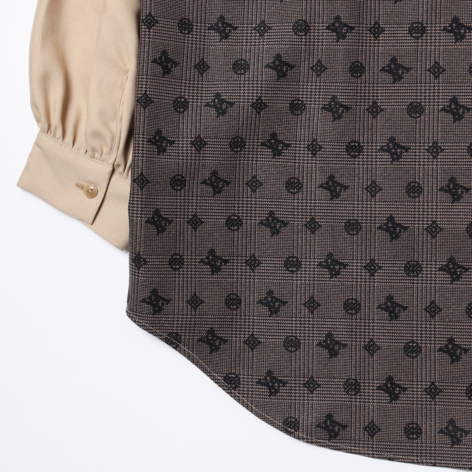Check on EVA Monogram Shirt (BEIGE)