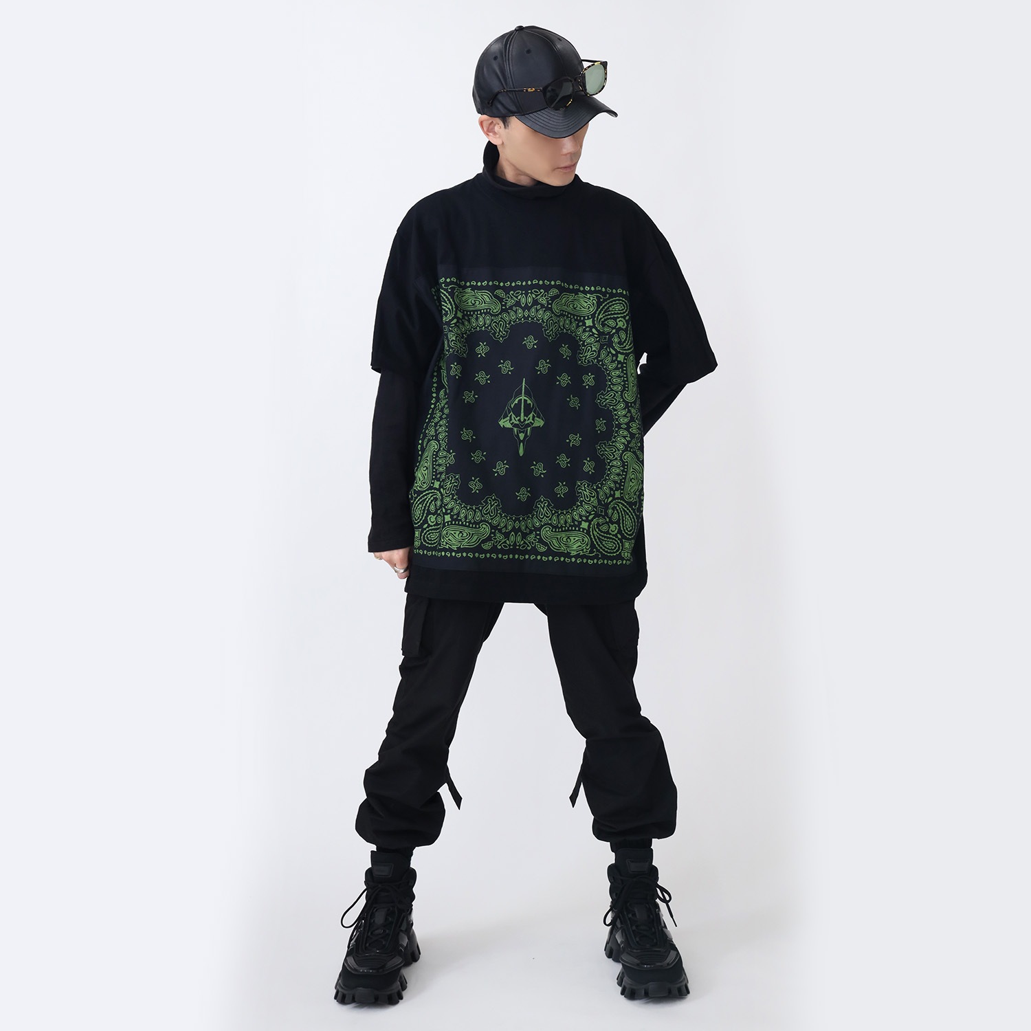 EVA-01 PAISLEYS BANDANNA T-Shirt (BLACK×GREEN)