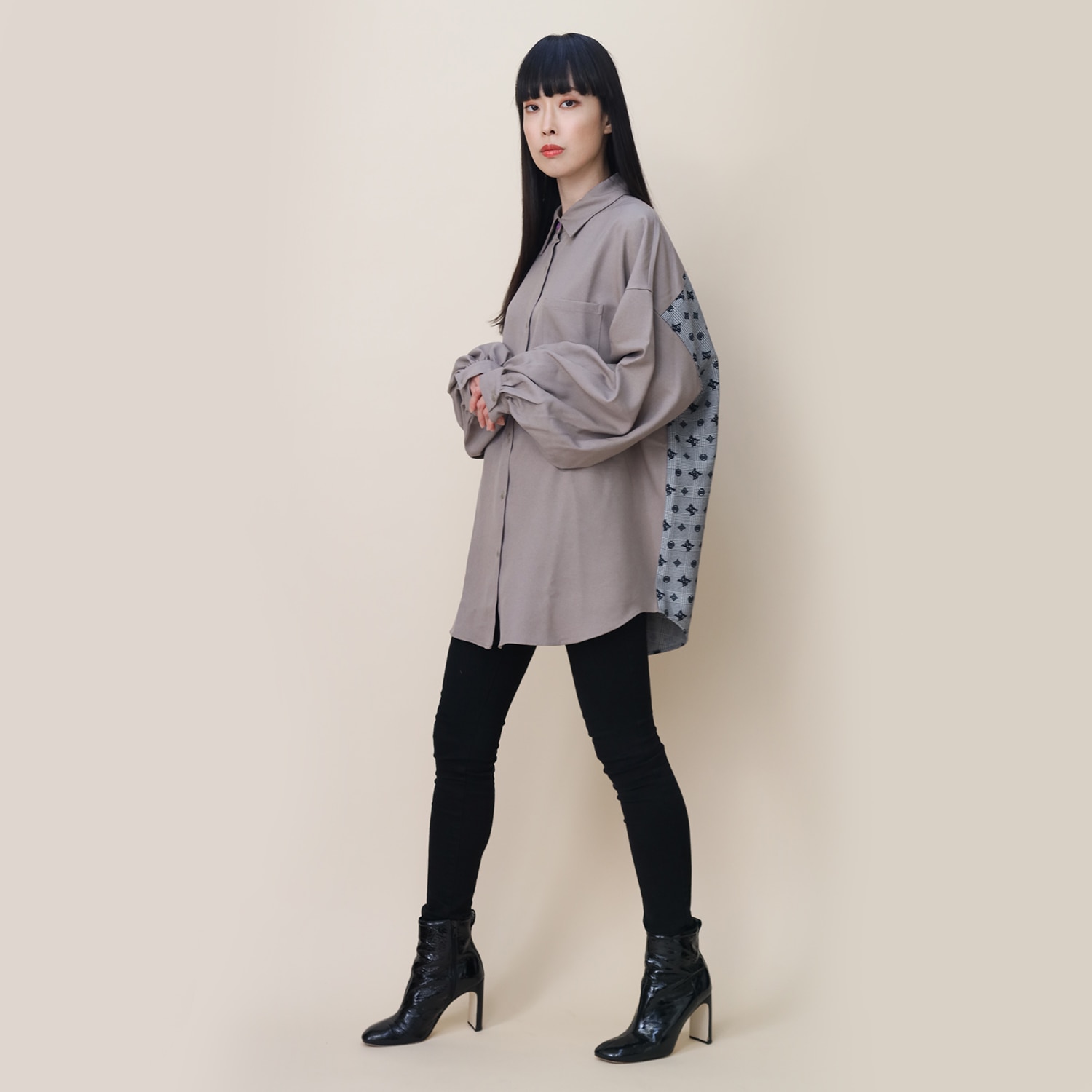 Check on EVA Monogram Shirt (BROWN)