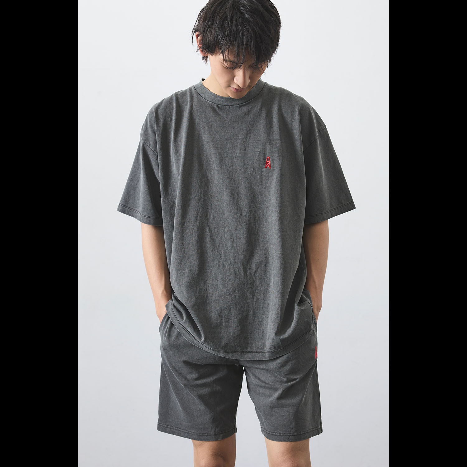 RADIO EVA ICON PIGMENT T-Shirt (CHARCOAL)
