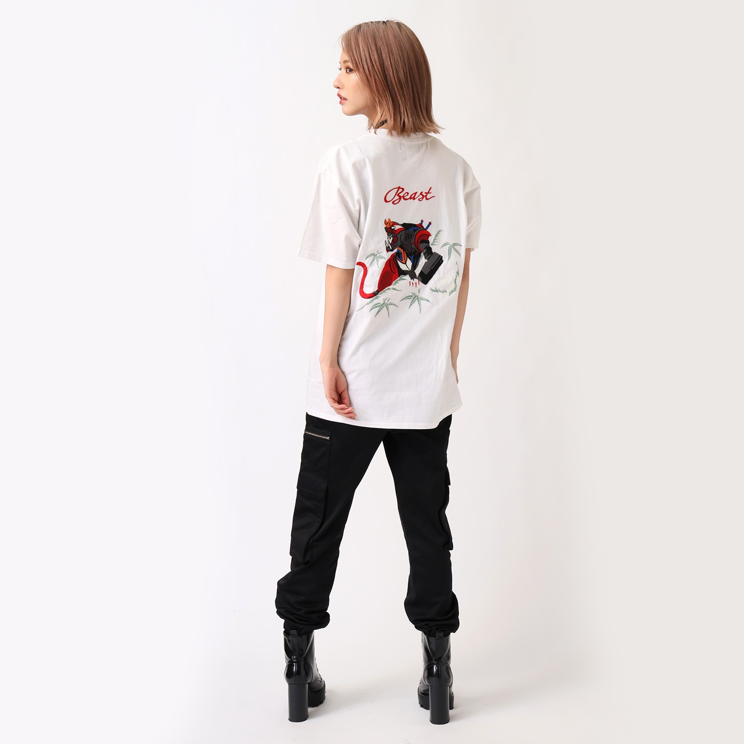 THE BEAST EMBROIDERY T-Shirt (WHITE)