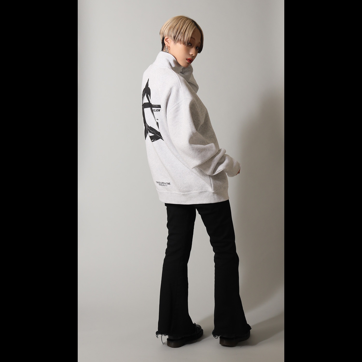 CIRCLE EVA Half Zip Sweat (ASH)