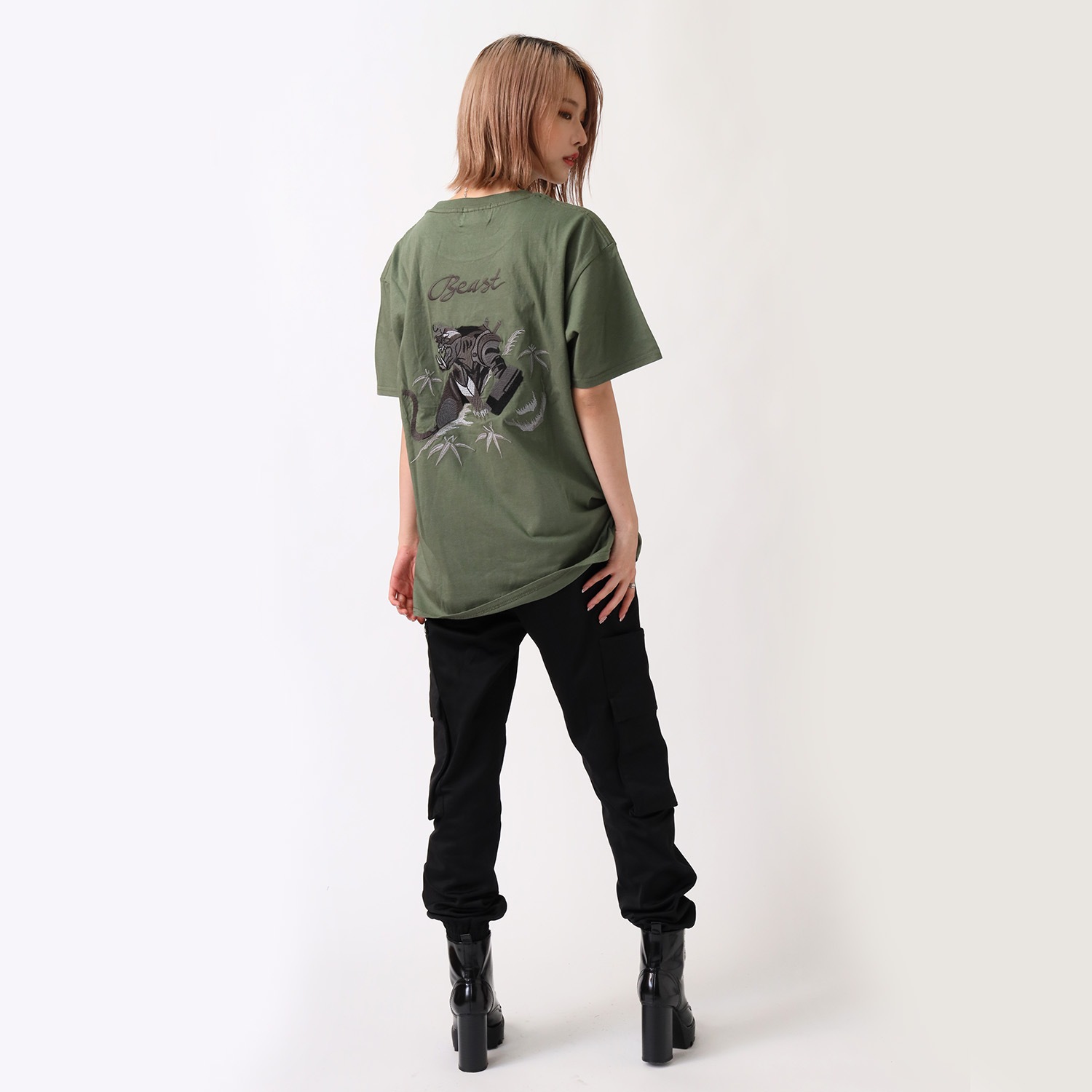 THE BEAST EMBROIDERY T-Shirt (OLIVE)