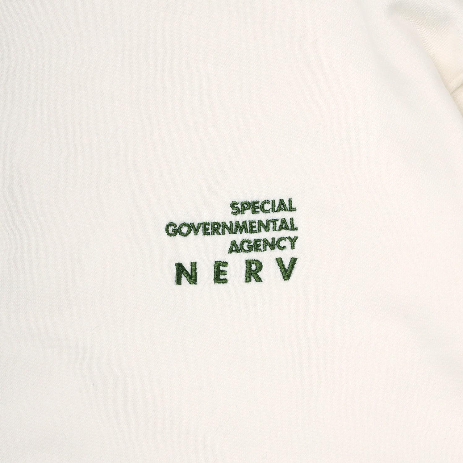 NERV Embroidery Half Zip Sweat  by FRUIT OF THE LOOM (WHITE)