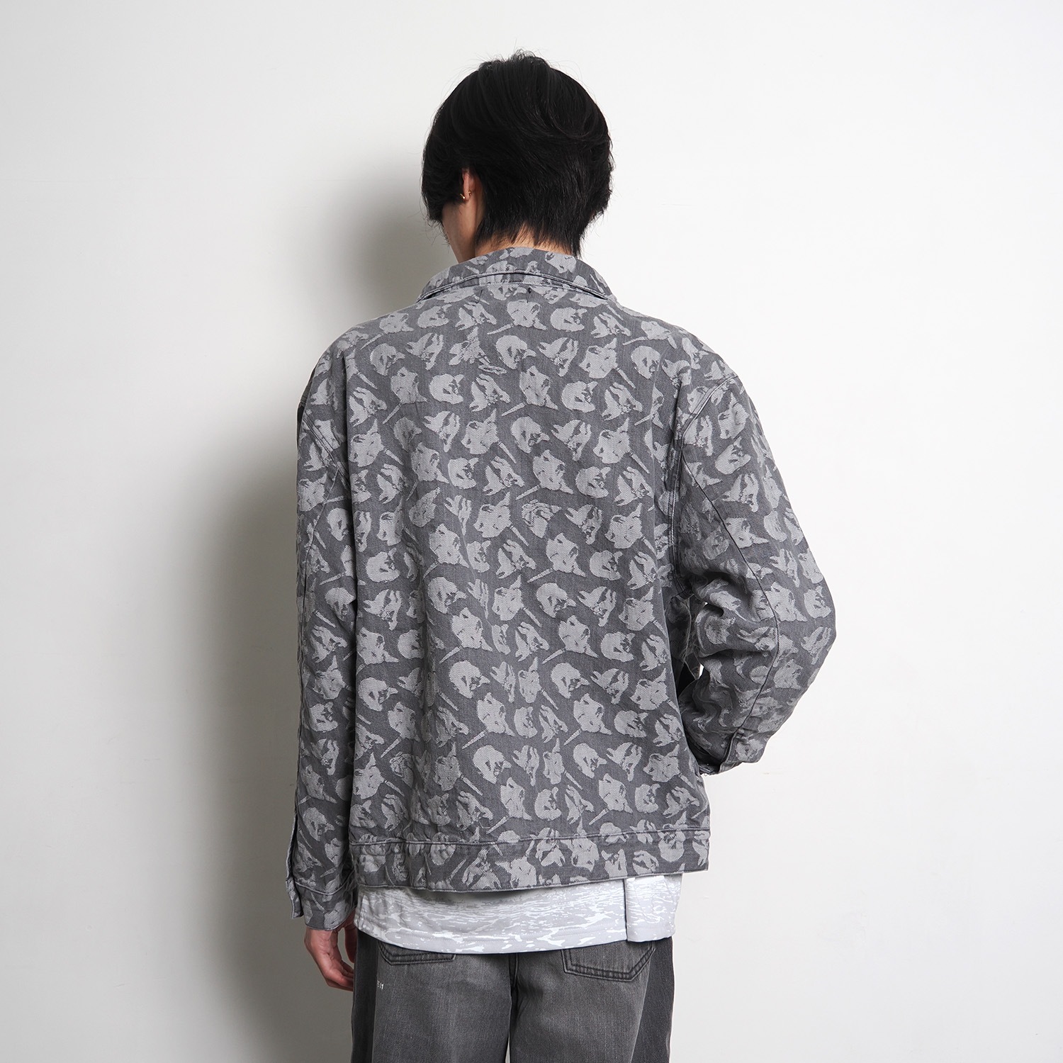 EVANGELION MONOGRAM JACQUARD DENIM TRUCKER JACKET（BLACK）