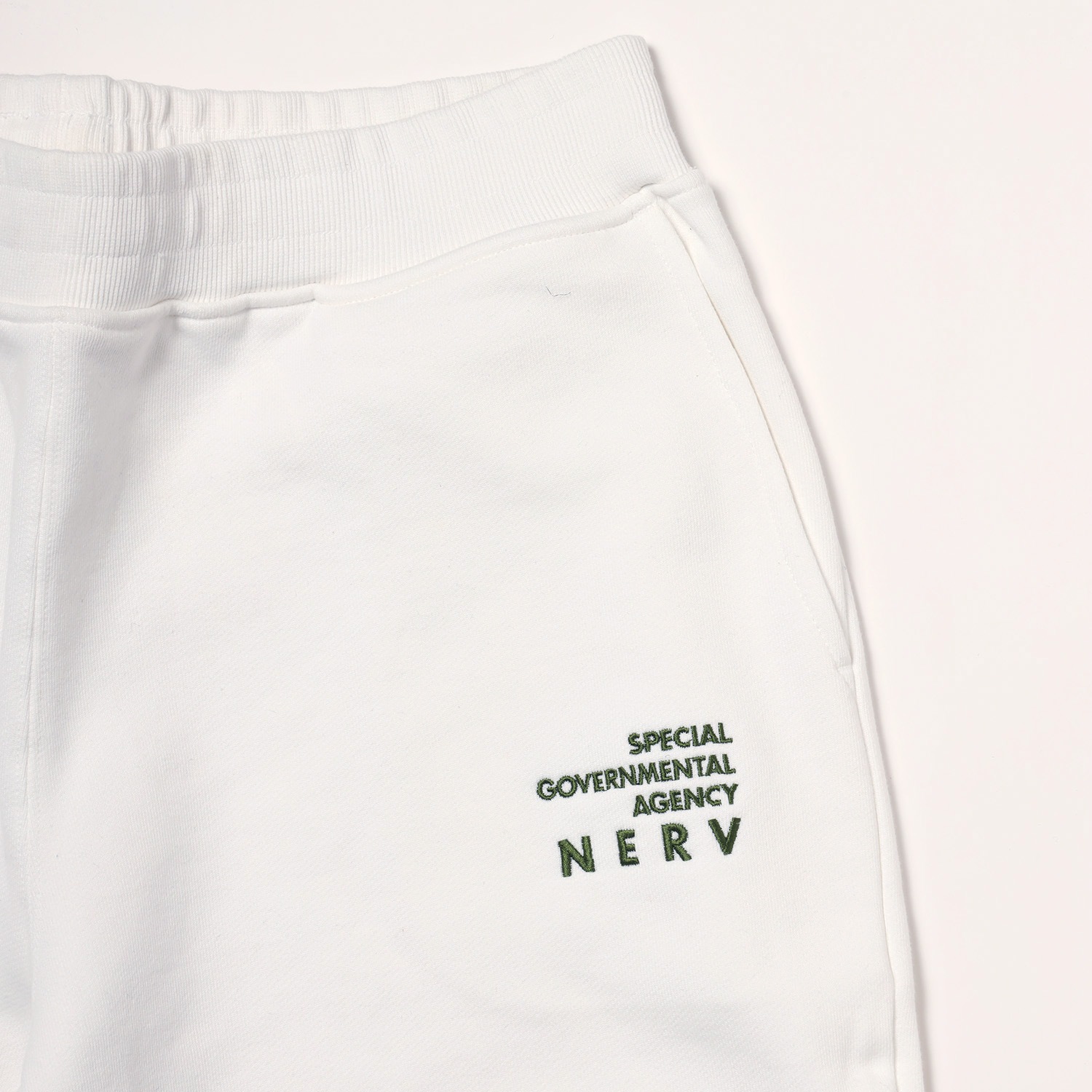 NERV Embroidery Jogger Sweat Pants by FRUIT OF THE LOOM (WHITE)