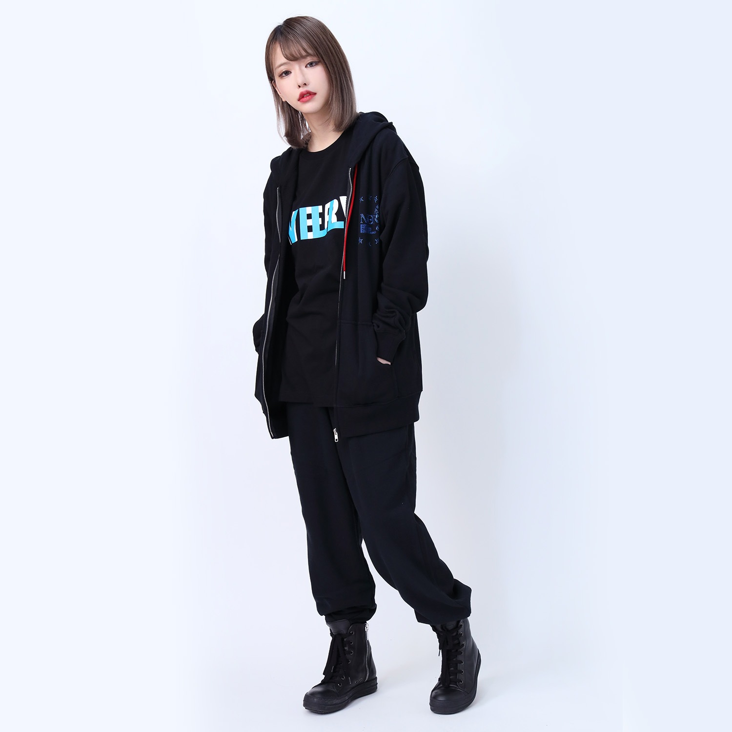 EURO NERV RHINESTONE SWEAT PANTS (BLACK)
