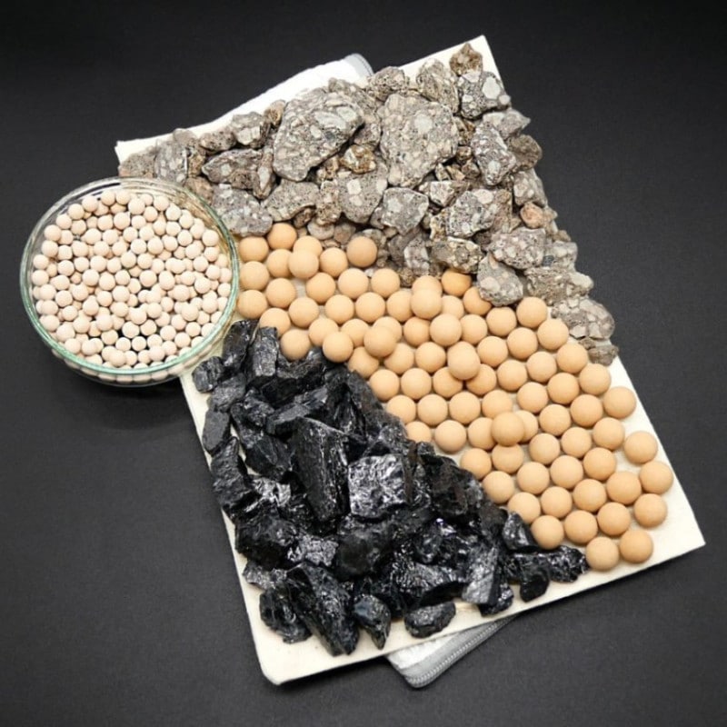 お風呂を温泉気分で！遠赤・ラジュウムセラミック、ゲルマニウム・二股湯華鉱石です。 お風呂を温泉気分で！遠赤・ラジュウムセラミック、ゲルマニウム・二股