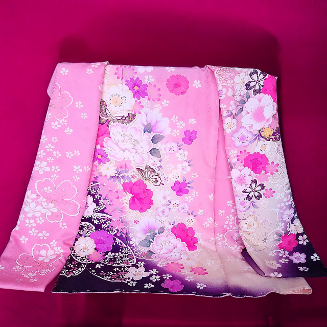 【新品】正絹　ペット用　着物　大振袖　おひきずり　サイズM〜Ｌ 新品】正絹 ペット用 着物 大振袖 おひきずり サイズM〜L 犬の着物