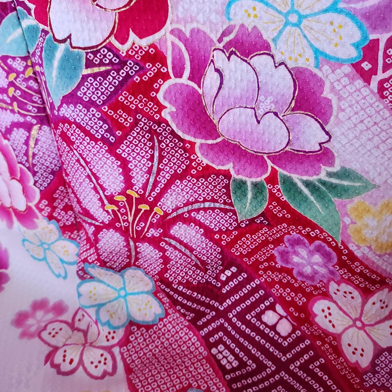 ペット用着物オンリーワンお引きずり大振袖ー花々絞り模様 | お