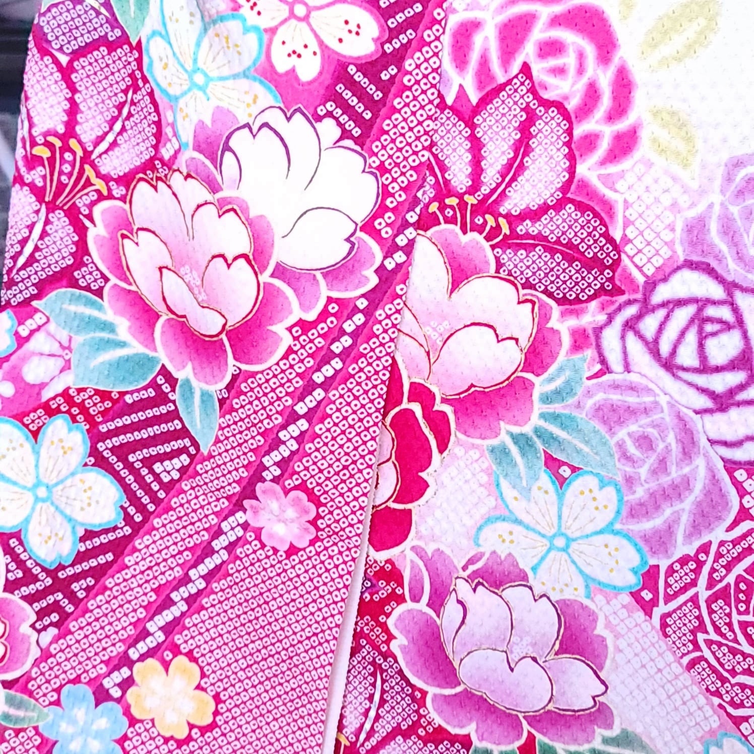 犬用お着物　オーダー用総絞り生地 ペット用着物オンリーワンお引きずり大振袖ー花々絞り模様sister