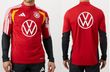 世界市場独占！W杯2026年 ドイツ代表・オフィシャル選手同様の胸・背中・両袖フルスポンサー フォルクスワーゲンロゴとZALANDOロゴ 付き・1/4ジップテクニカルトレーニングトップ：レッドカラー(