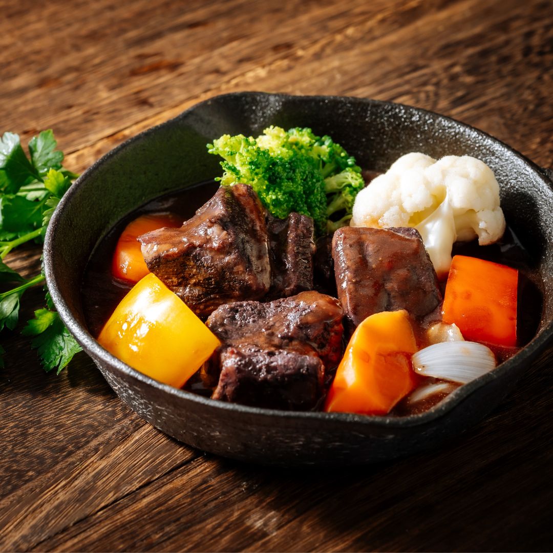 【本格レストランの味！！】牧草牛の赤ワイン煮込み（４セット入り）