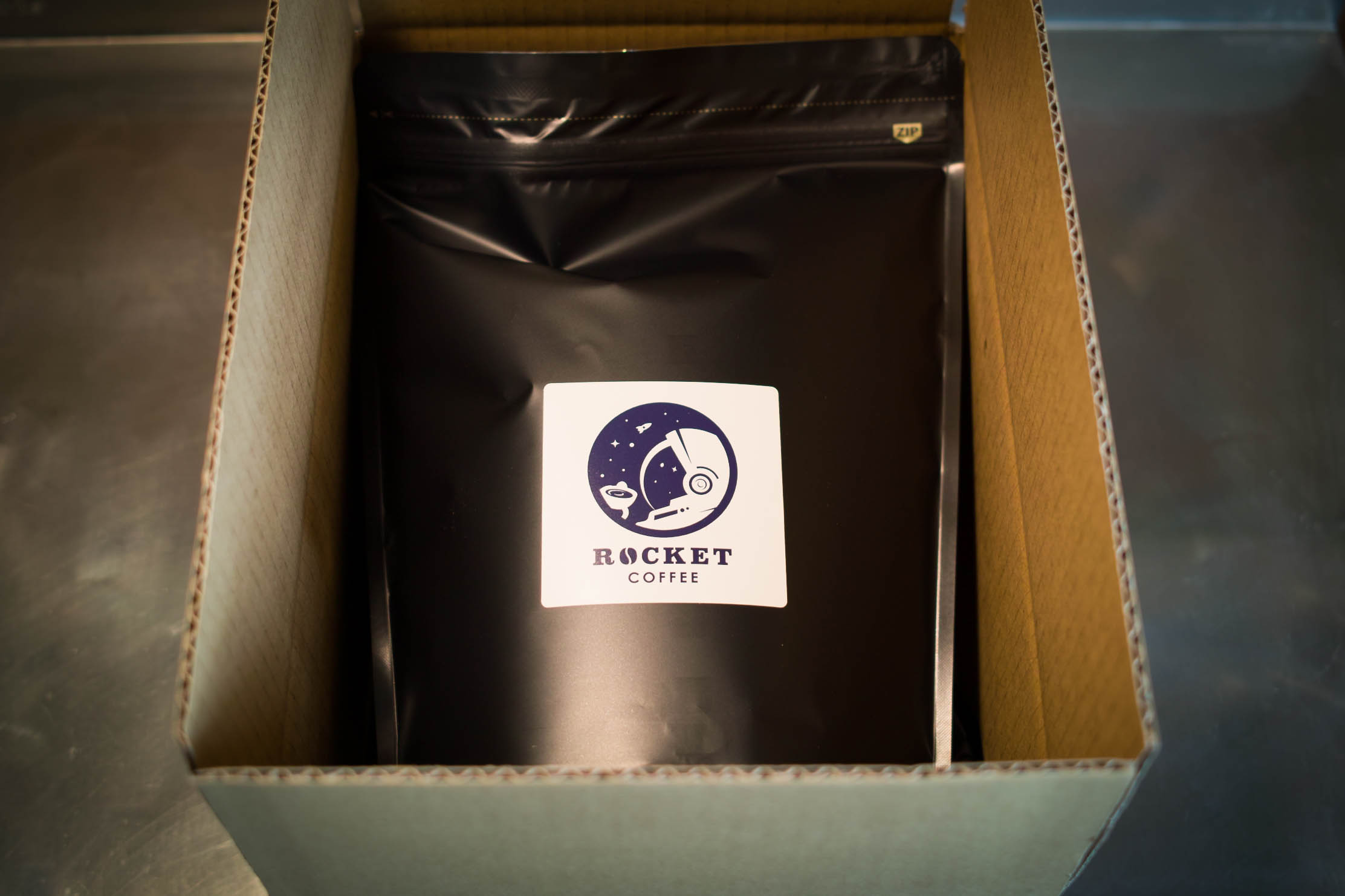 1kg 宅急便での梱包。500g２袋でお届け。