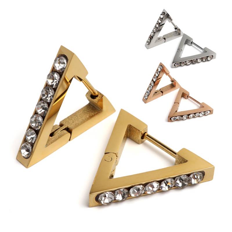 e　 シルバー & オニキスチェーン 三角形　イヤリング GJ_SS25_ECOM_CLOSEUP_SHOOT_MER