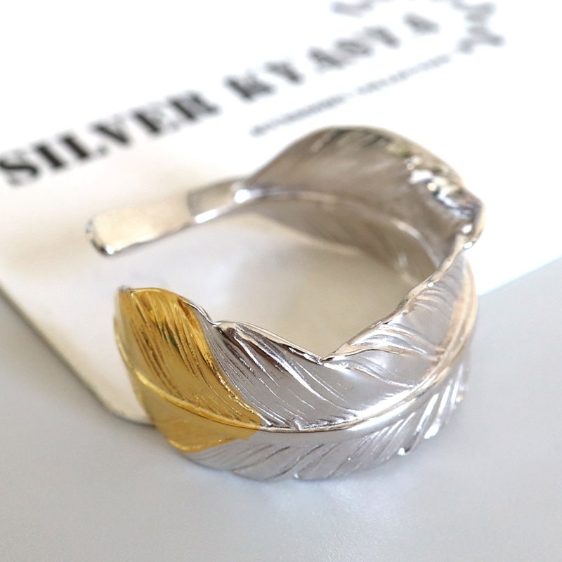 シルバー925 先金がアクセント！繊細な作り込みのフェザーリング