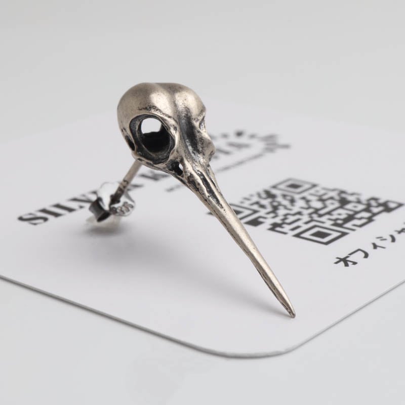 シルバー925 ハチドリの頭蓋骨モチーフをリアルに表現したピアス