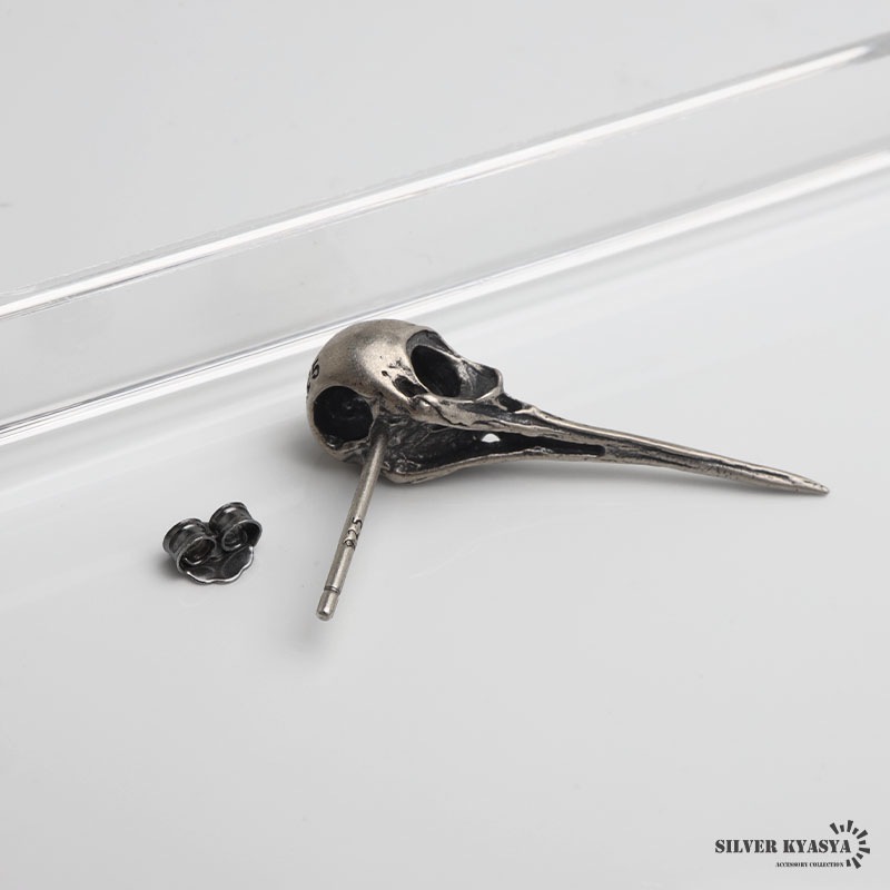 シルバー925 ハチドリの頭蓋骨モチーフをリアルに表現したピアス