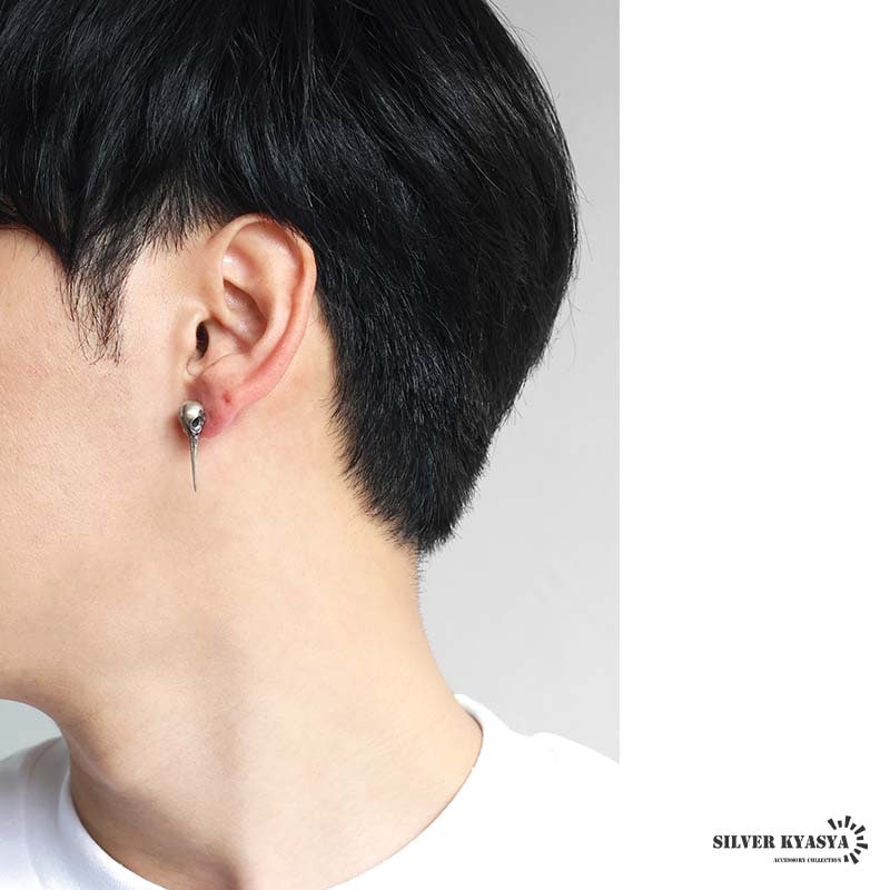 シルバー925 ハチドリの頭蓋骨モチーフをリアルに表現したピアス