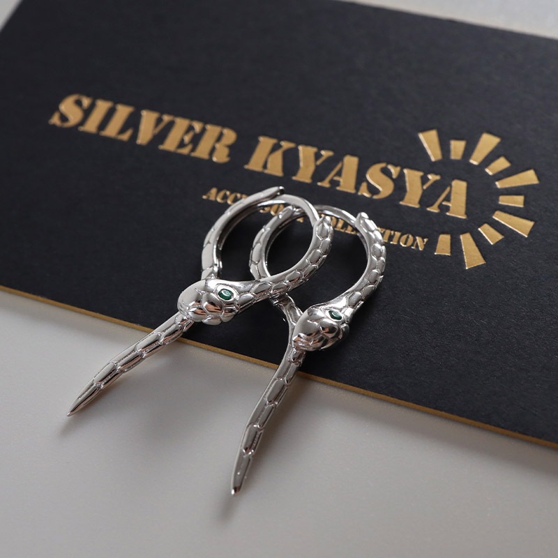 シルバー925 silver パイプモチーフフープピアス/軽研磨仕上げ シルバー925 ステンレス 大ぶり蛇モチーフがクールな印象のフープ