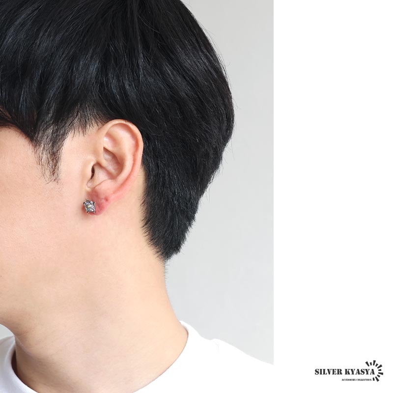 シルバー925 美しい宝玉をドラゴンが掴んでいるようなデザインの