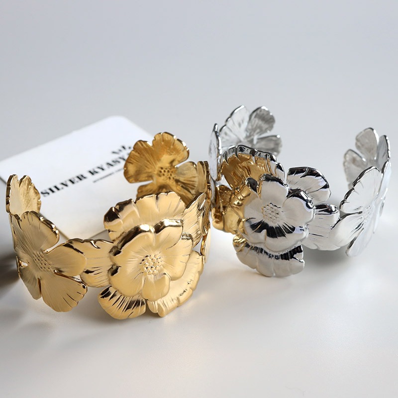 くるみ【希少】フラワーアンバー　バングル くるみ【希少】フラワーアンバー バングル くるみ様専用【希少