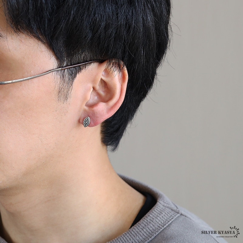 デリカビーズピアスユニークガイコツピアス▪️脱力系スカルピアス　緑リボン#a048 オンライン ショップハンドメイド・手芸 - デリカビーズピアス