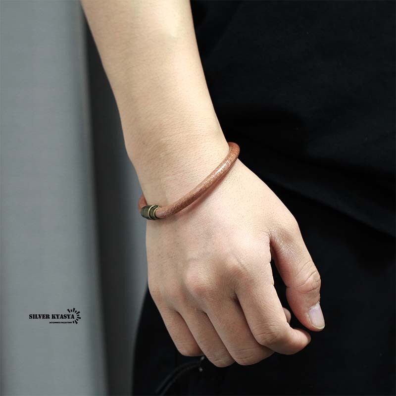 りえこ様【極美品】CHIUCCI LE GRIFFON レザー バングル CHIUCCI LE GRIFFON レザー バングル 大流行中！ りえこ様【極美