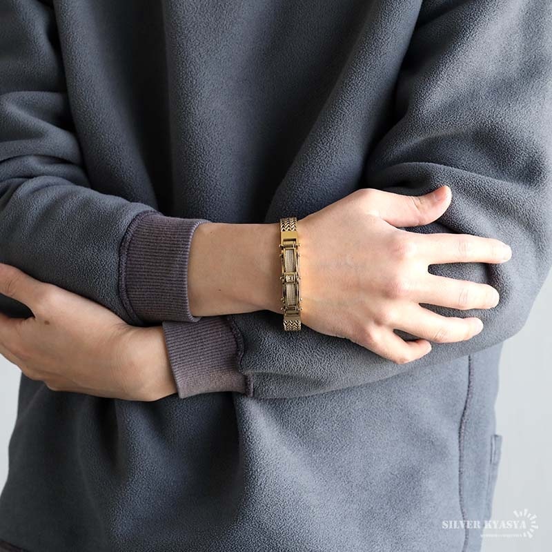 ステンレス重厚感たっぷりのチェーンベルトブレスレット