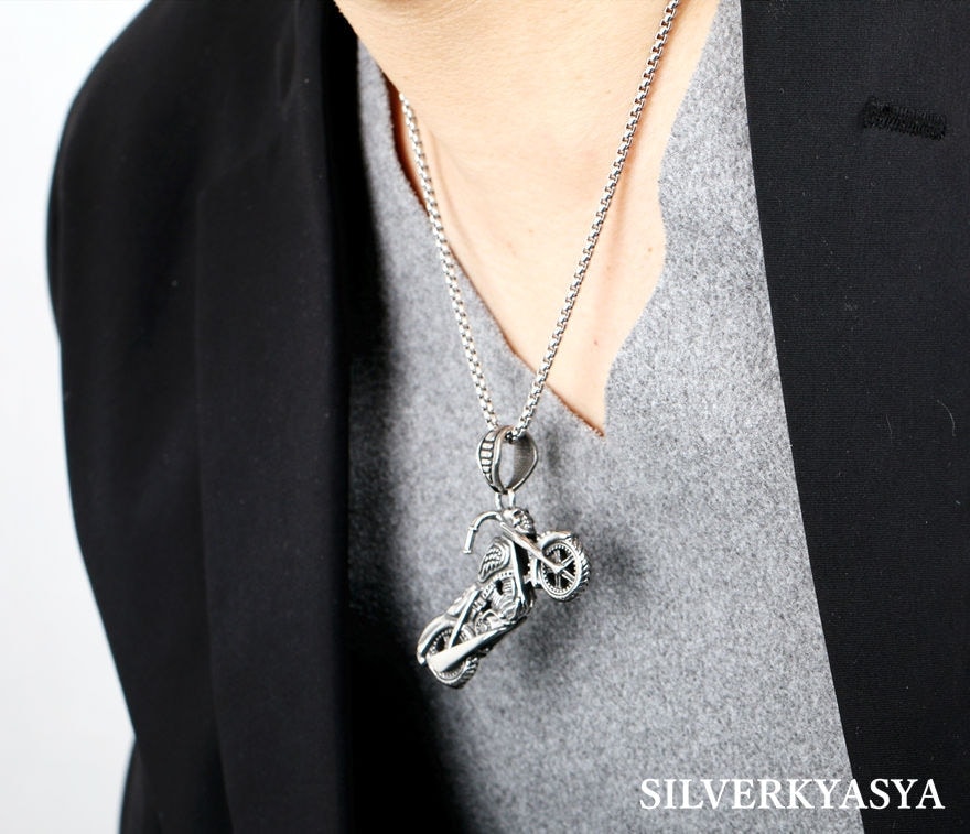 ステンレス バイクネックレス スカル [n077] | スタイルで探す