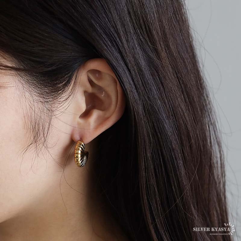 ステンレス 菊紋章ピアス [e289] | ピアス,ステンレス,スタッドピアス