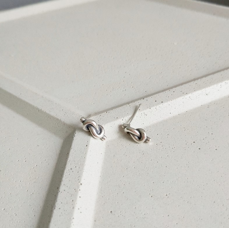 925 ノットピアス 結び [ce021] | モチーフで探す,模様モチーフ,結び