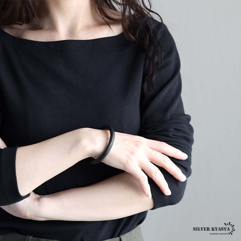 継ぎ目なし！ シンプルな本革バングル [b916] | バングル | SILVER KYASYA