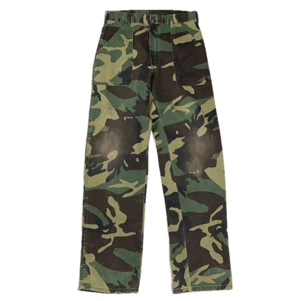 “GRUNGE CAMOUFLAGE  PANTS“