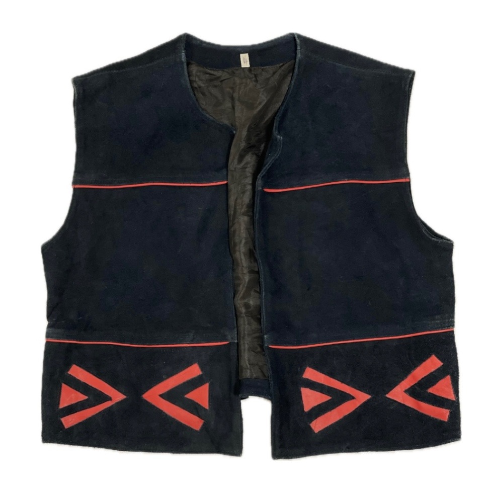“GEOMETRY SUEDE VEST“