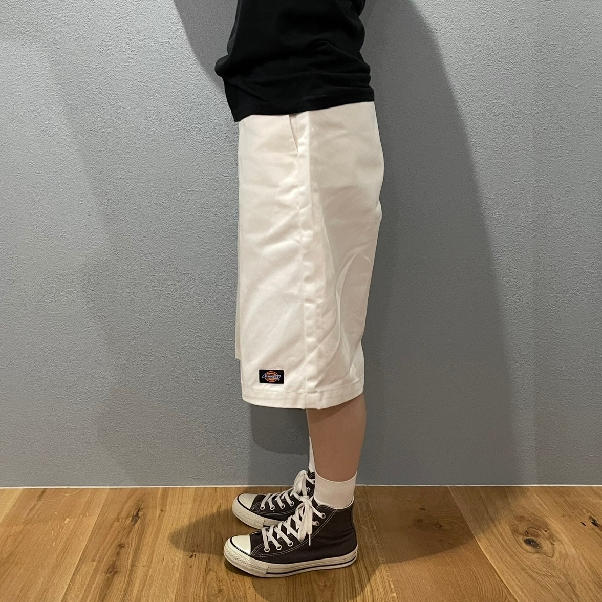 “Dickies Loose Fit” WHITE SHORT PANTS