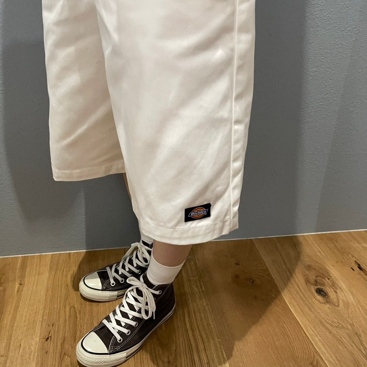 “Dickies Loose Fit” WHITE SHORT PANTS