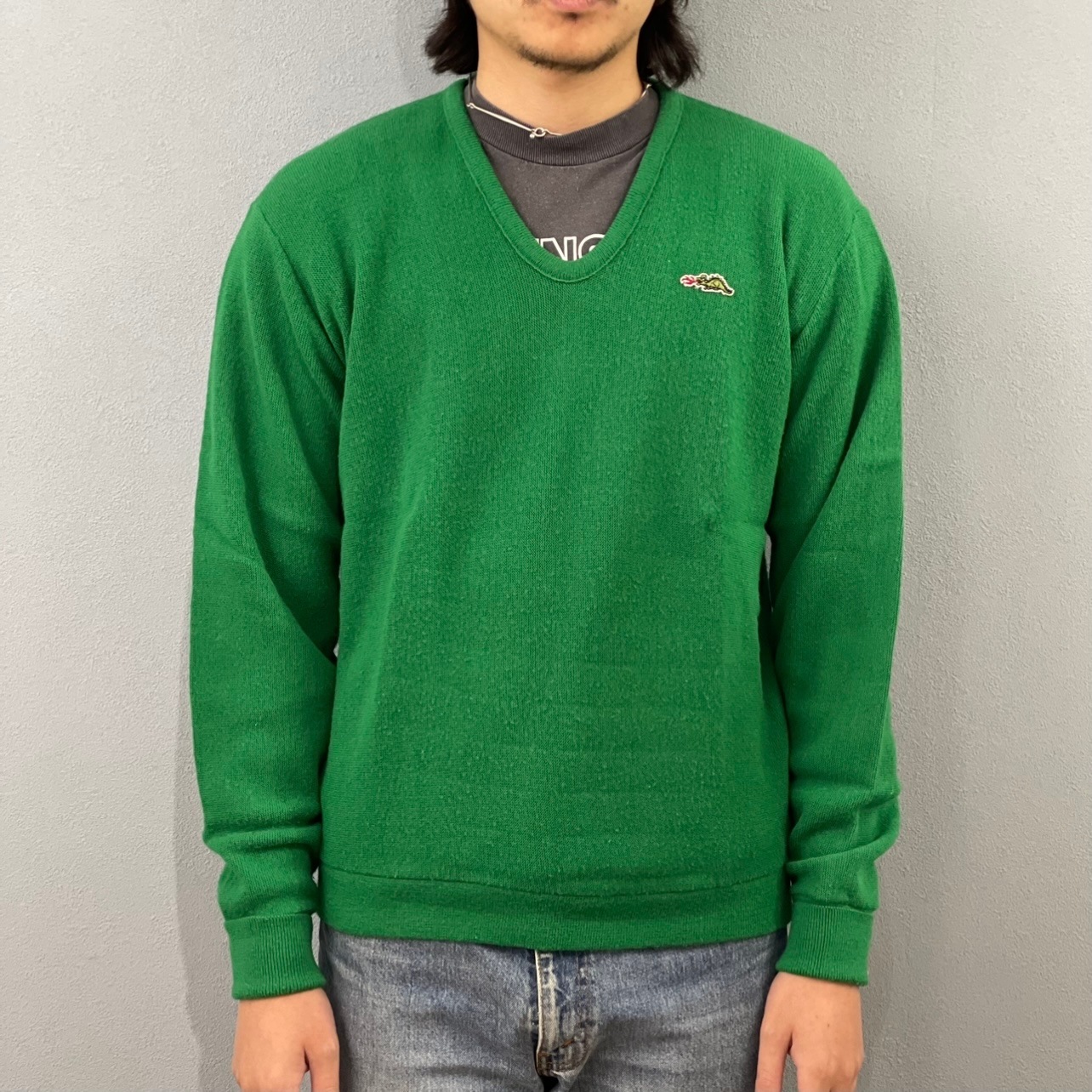“U NECK POINT SWEATER“