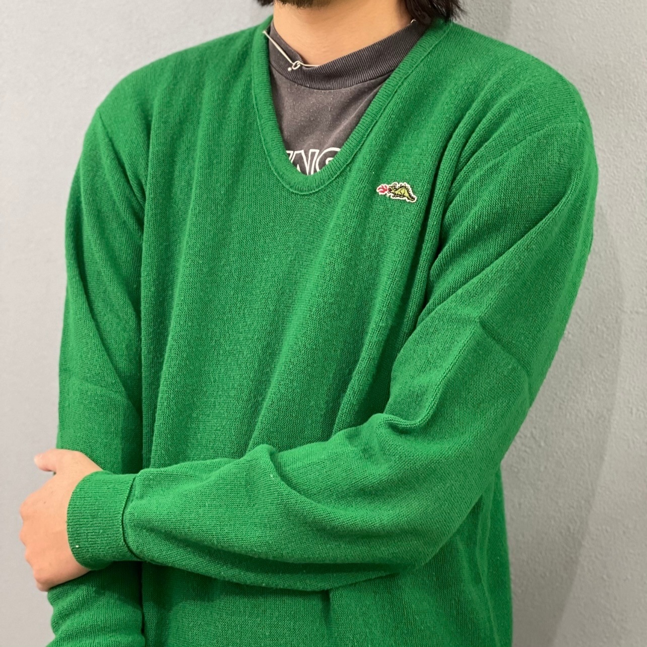 “U NECK POINT SWEATER“