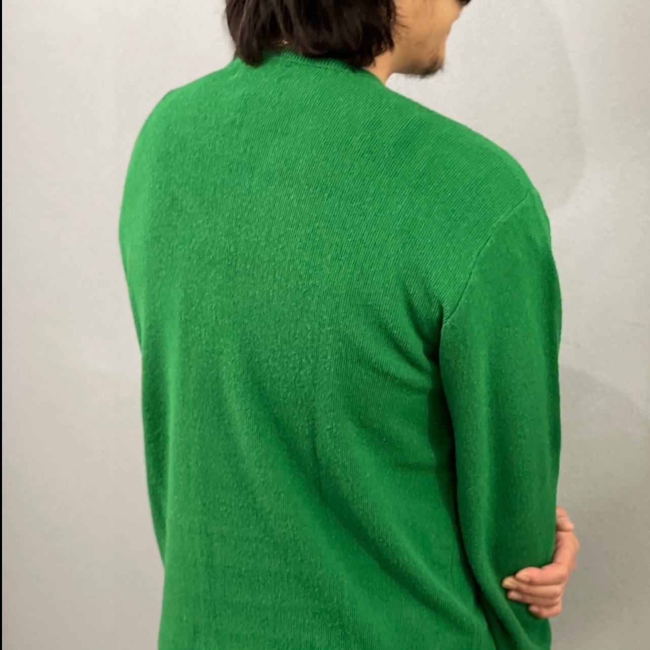 “U NECK POINT SWEATER“