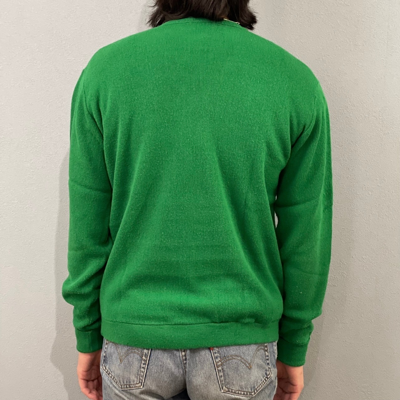 “U NECK POINT SWEATER“