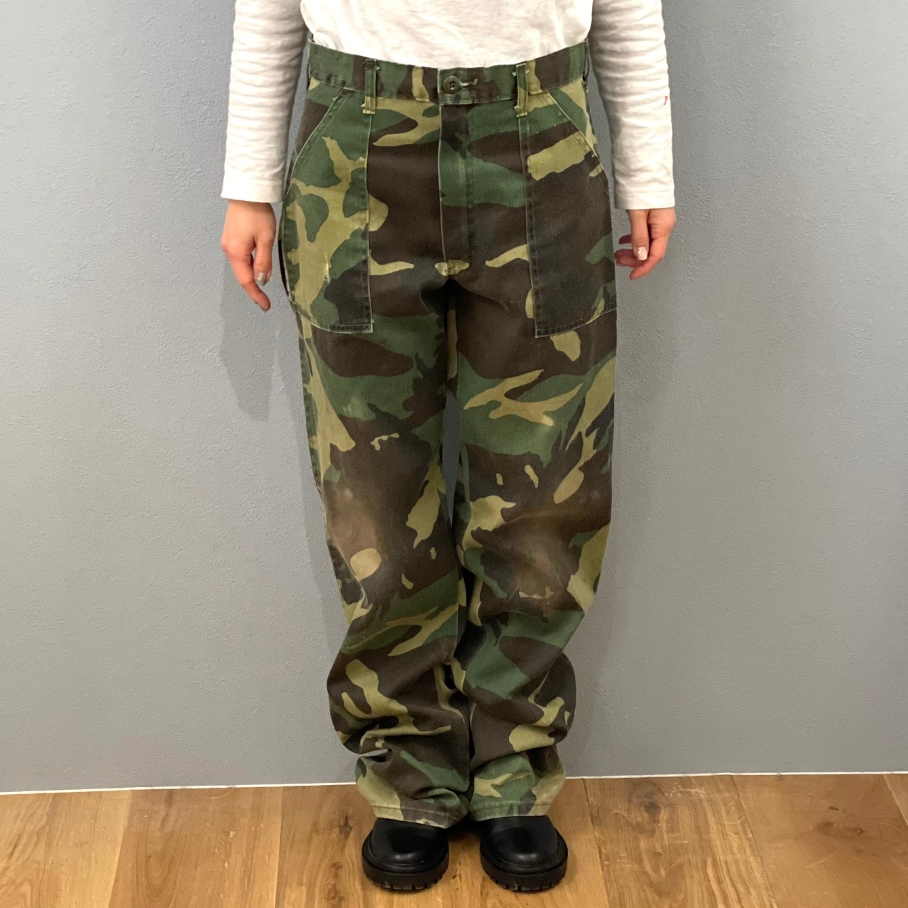 “GRUNGE CAMOUFLAGE  PANTS“