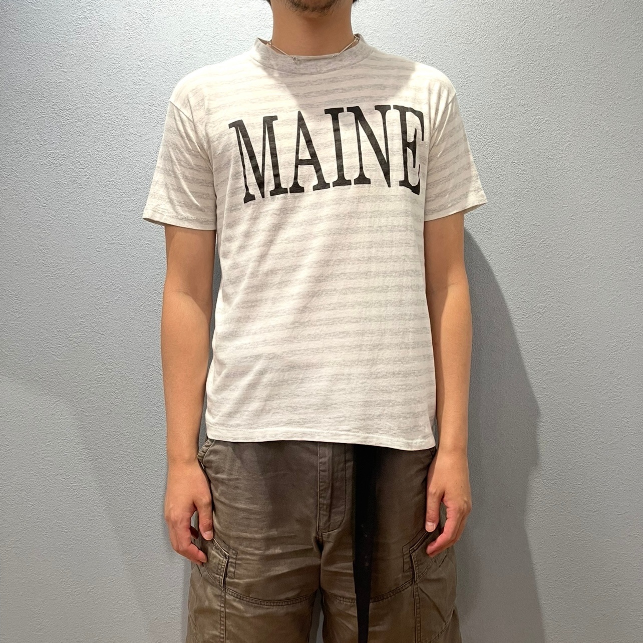 “BORDER PRINT T-SHIRT”