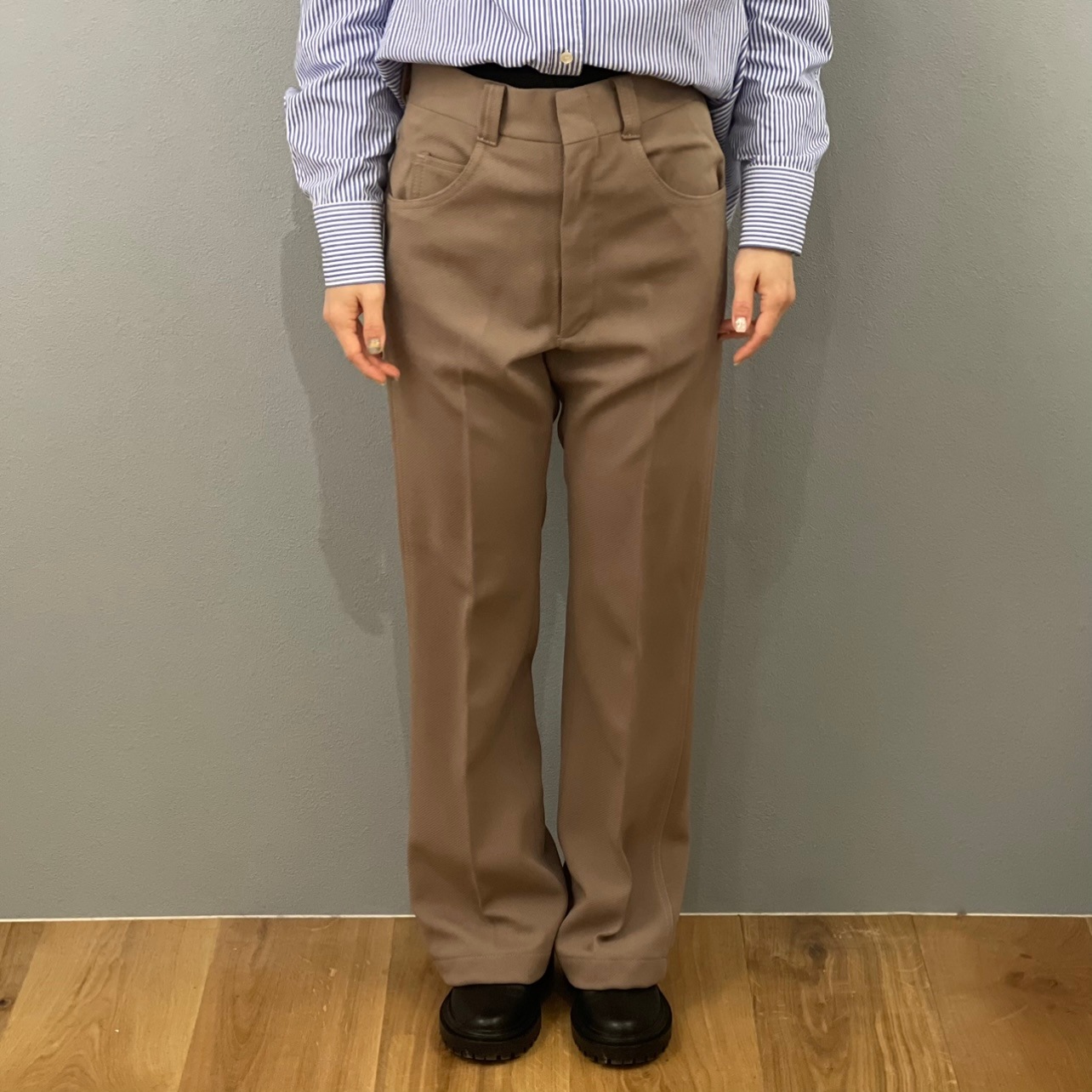 “STRETCH FLARE SLACKS“