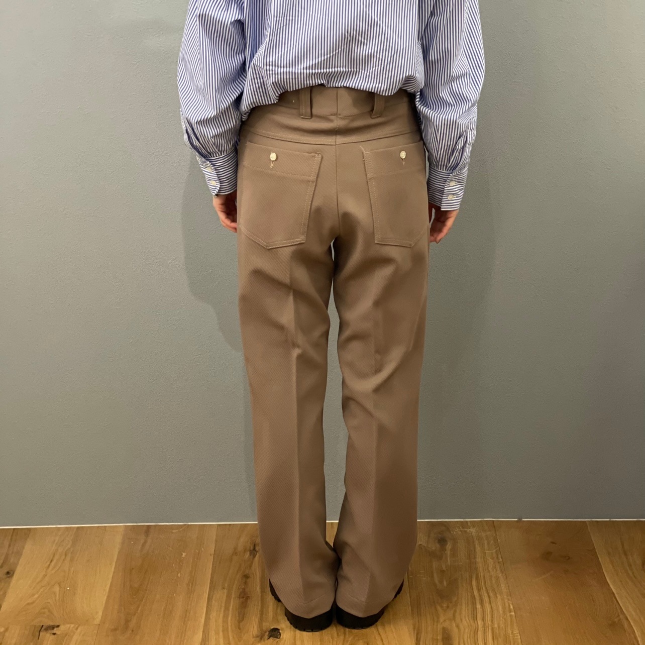 “STRETCH FLARE SLACKS“