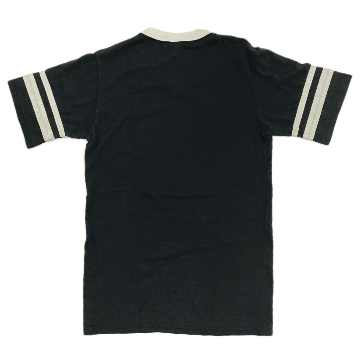 “V-NECK LINGER T-SHRIT”