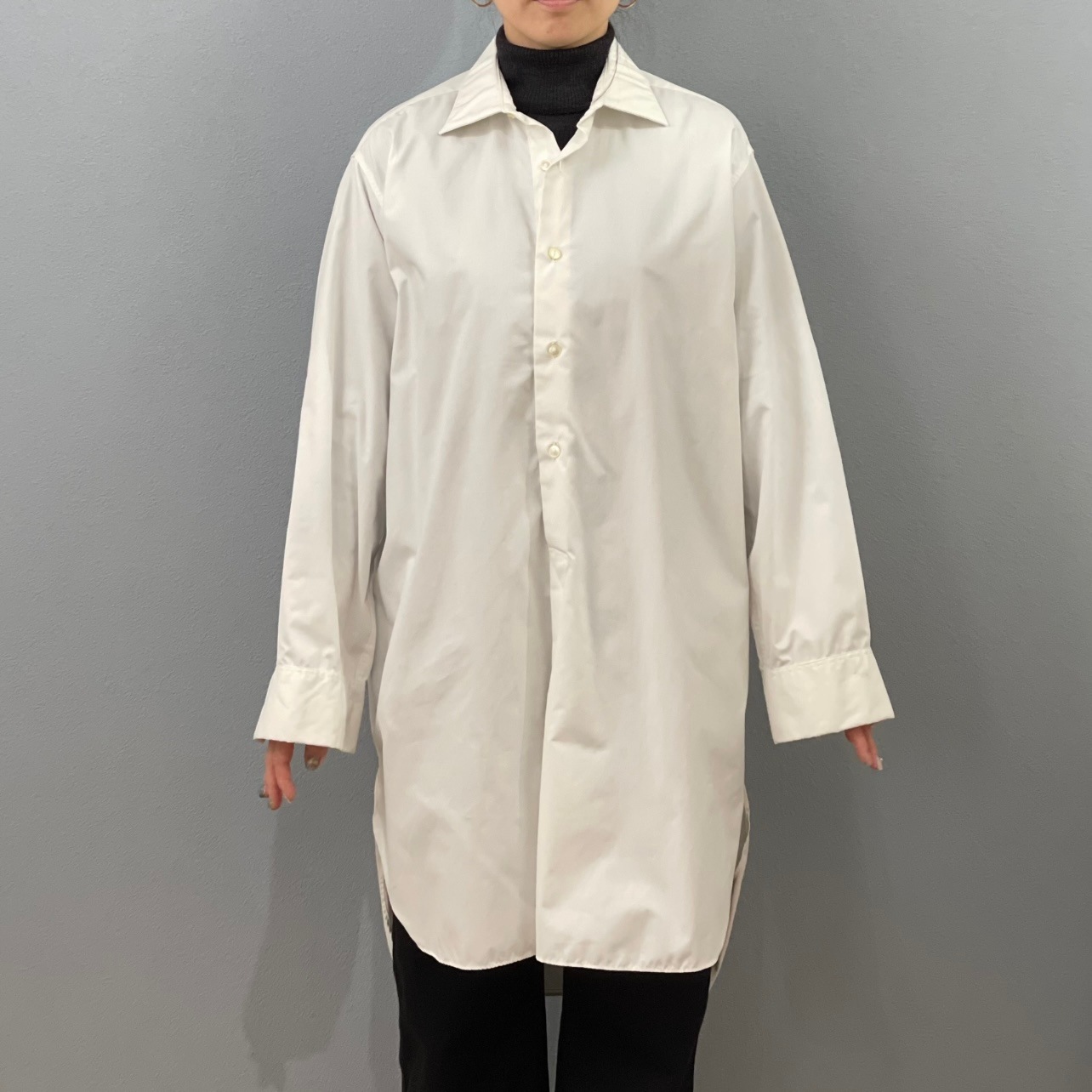 “LONG CUFFS  SHIRT“
