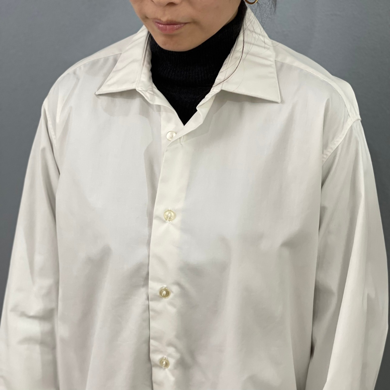 “LONG CUFFS  SHIRT“
